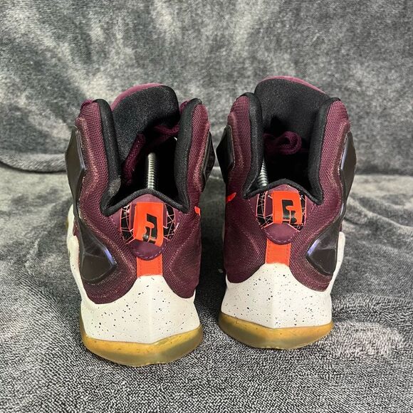 Nike LeBron 13 Men’s 10 shoes 2015 Mulberry Basketball - Picture 2 of 10